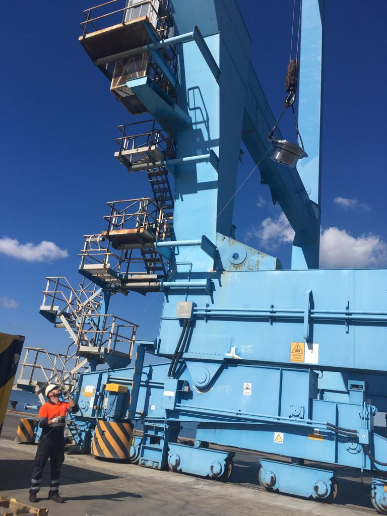 grietas en grúas portuarias STS